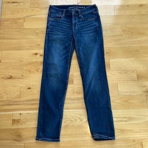 American Eagle skinny jeans size 2 short